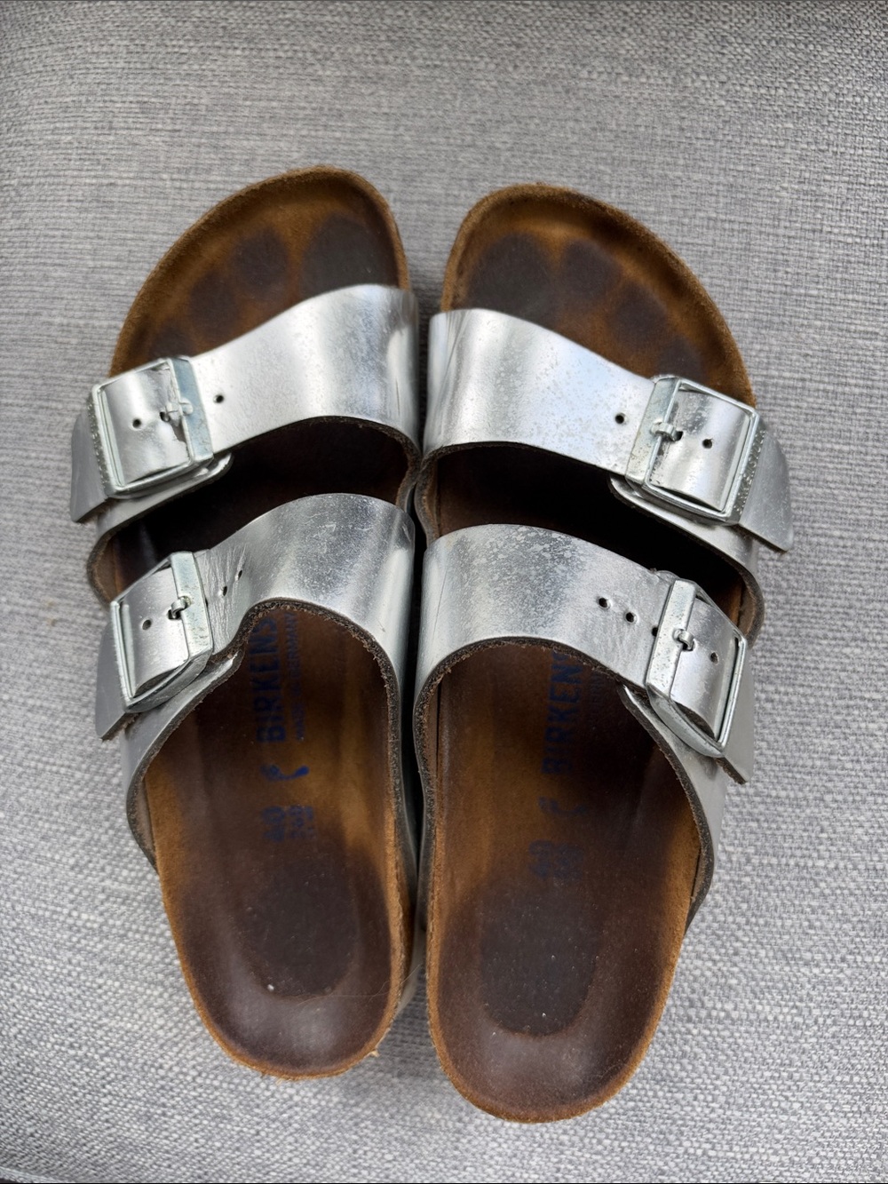 Birkenstock Arizona slides in silver, size 40